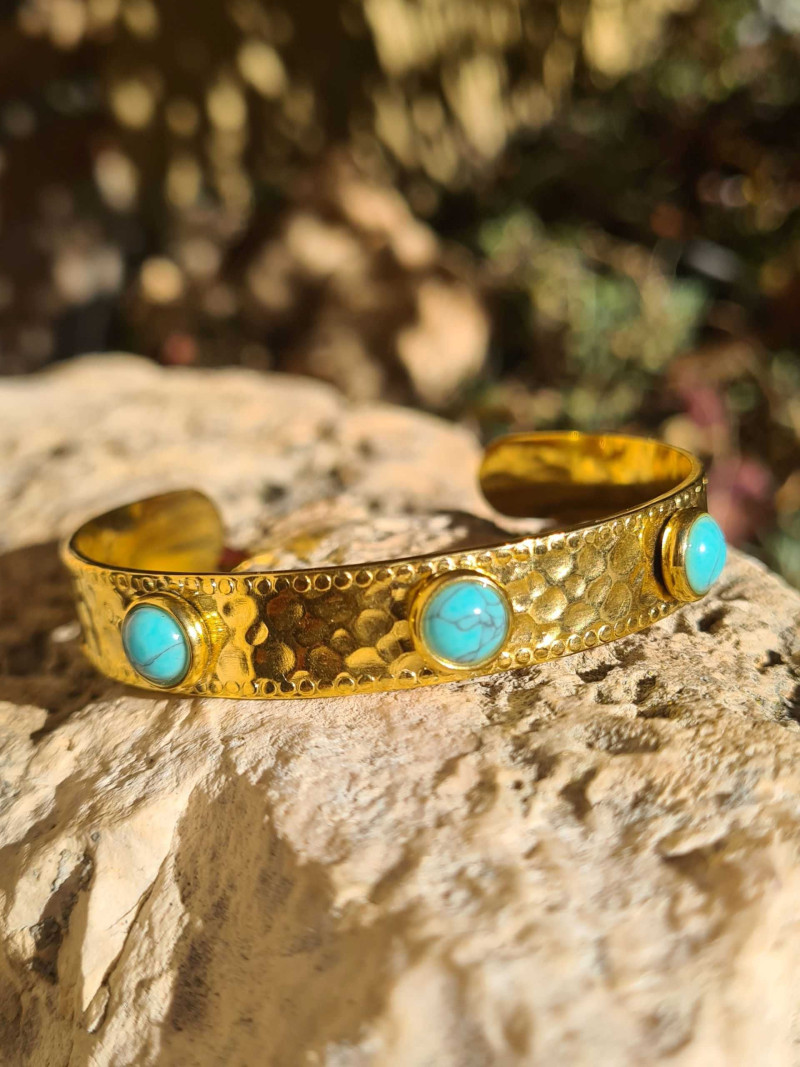 Pulsera de acero bañado oro con piedras naturales