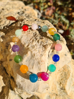 Pulseras elásticas de piedras naturales con diferentes colores