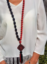 Collar largo de ónix y nácar rojo con borlón de cristales checos rojo y negro