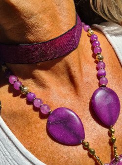 Choker made of natural stones, agates and purple jade