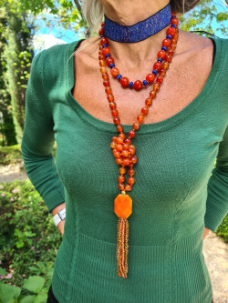 Choker with natural stones: orange agates and deep blue jade