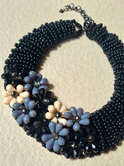 Choker made of Czech rock crystal in the shape of flowers