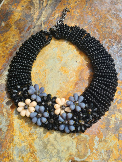 Choker made of Czech rock crystal in the shape of flowers