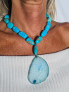 Gargantilla, collar corto de turquesas y ágata colgante
