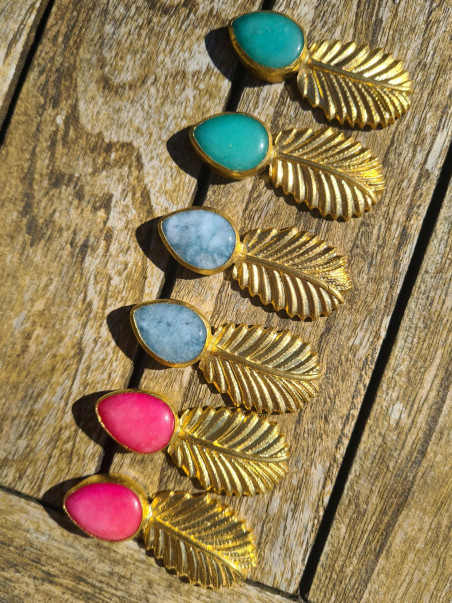 Gold earrings with teardrop agates and leaves – Unique piece