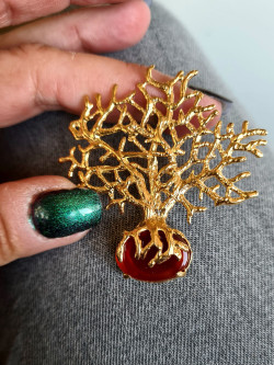 Gold branch earrings with natural stones – Unique elegance