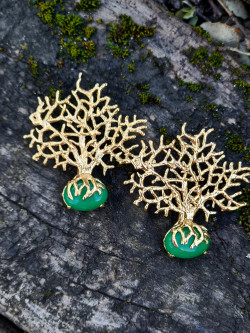 Gold branch earrings with natural stones – Unique elegance