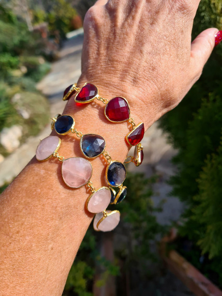 Pulseras de bronce con cuarzos y piedras semipreciosas. Diseño colorido y elegante