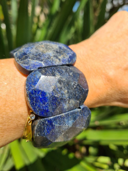 Pulsera elástica de lapislázuli auténtico facetado | Joya elegante