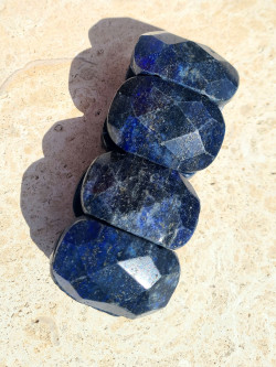 Pulsera elástica de lapislázuli auténtico facetado | Joya elegante