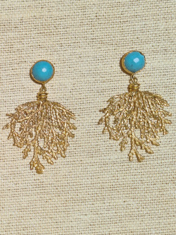 Gold earrings with agates, cat's eye and branch pendant