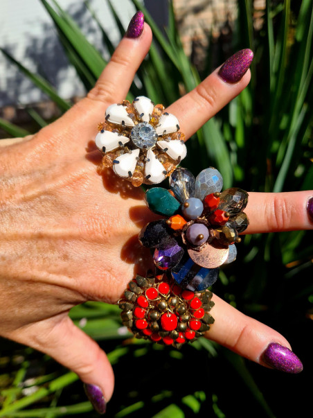 Large flower rings with agates and Czech crystal