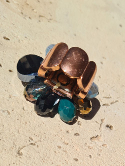 Large flower rings with agates and Czech crystal