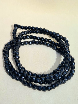 Elastic bracelets made of faceted agates in various colors