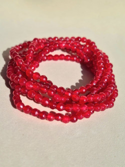 Elastic bracelets made of faceted agates in various colors
