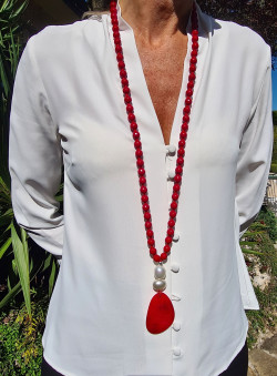Collar largo de ágatas con nácar y colgante lágrima