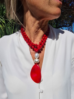 Collar largo de ágatas con nácar y colgante lágrima