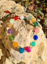 Pulsera elástica de ágata multicolor con cristal de roca juvenil