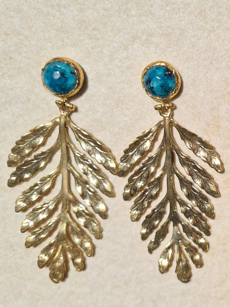 Large gold-plated agate earrings with leaf and crystals