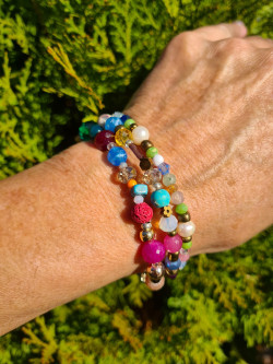 Pulsera elástica de ágatas y minerales variados artesanal