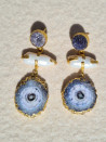 Long earrings made of agate and pearls
