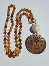 Long agate necklace with mother-of-pearl and jade medallion