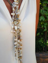 Collar XL de nácar y cristal checo con pompón y pasador