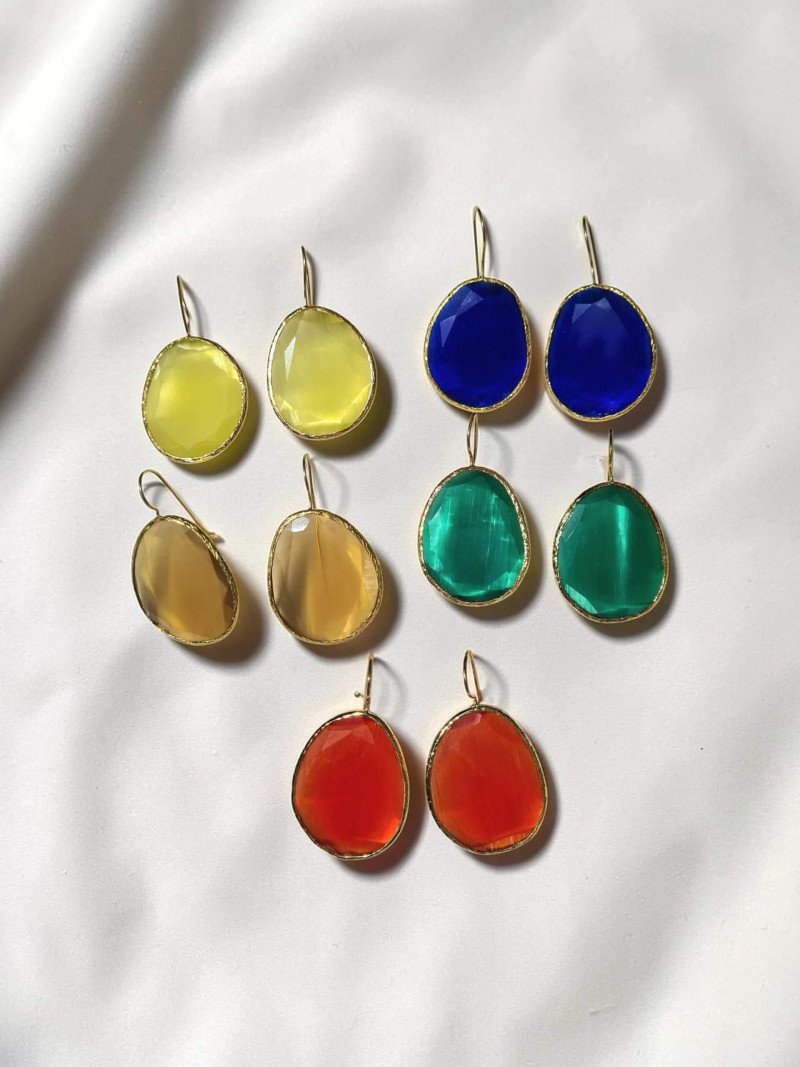Pendientes dorados de ojo de gato de colores con gancho