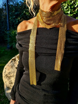 Versatile and modern metal mesh cord collar