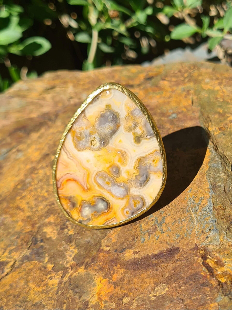 Adjustable jasper stone ring