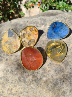 Adjustable jasper stone ring