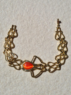Gold cat's eye set: necklace, bracelet, earrings and ring