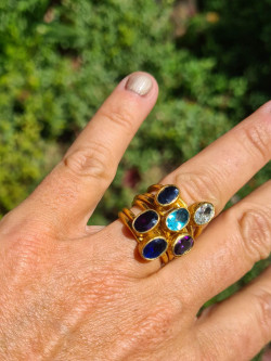 Anillos ajustables bañados en oro con cuarzo de colores