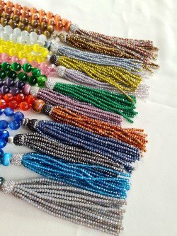 Collar largo de ojo de gato con borlón de cristal checo