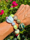 Pulseras elásticas con piezas singulares de porcelana