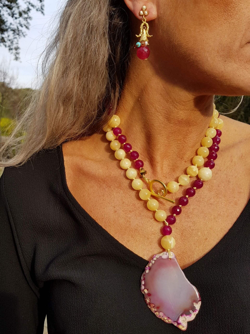 Collar largo de ágatas rosas granate y amarillo con colgante de ágata rosa y granate