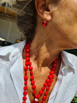 Double red necklace with chocolate candies, beads and baroque pearls
