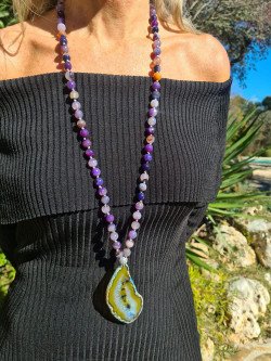 Long necklace of purple agates and crystallized agate pendant