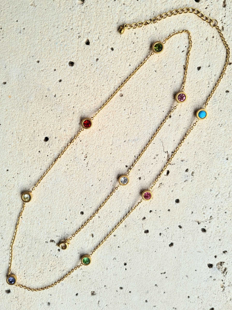 Cadena de acero con círculos de circonitas de colores
